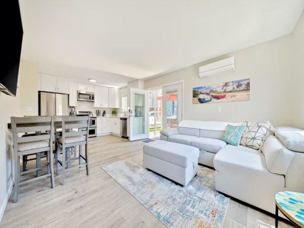 Five Bedroom Vacation Duplex in San Diego Steps from Beach