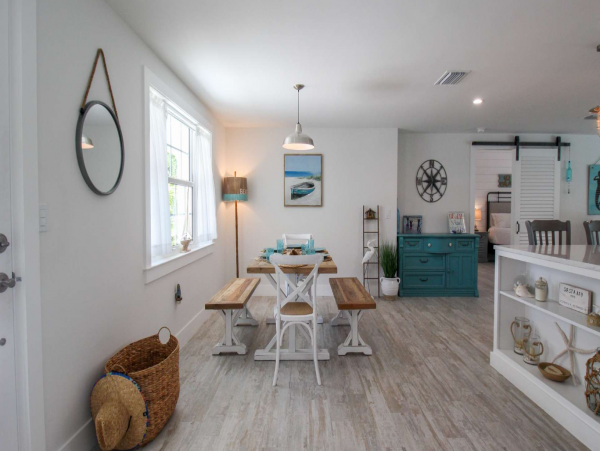 Siesta Key Vacation Walk to the Beach & Siesta Village