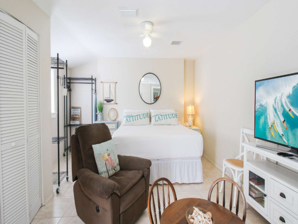 Siesta Key Vacation Walk to the Beach & Siesta Village