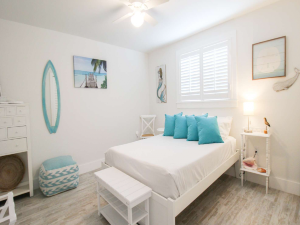 Siesta Key Vacation Walk to the Beach & Siesta Village