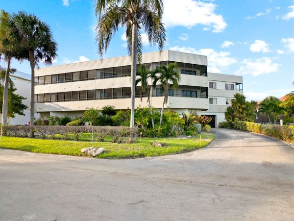 Bradenton Beach Two Bedroom Rental with Stunning Bay Views