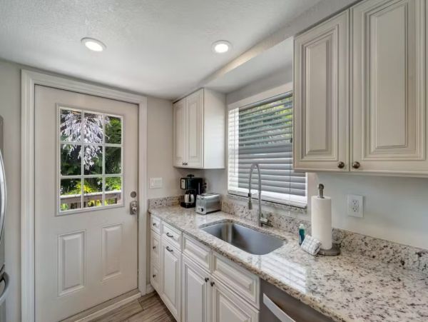 Cozy Two Bedroom Rental Duplex in Bradenton Beach