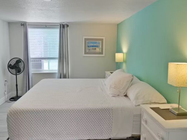 Cozy Two Bedroom Vacation Duplex in Bradenton Beach