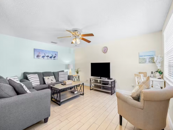 Lovely Bradenton Condo with 2 Bedrooms Sleeps 6