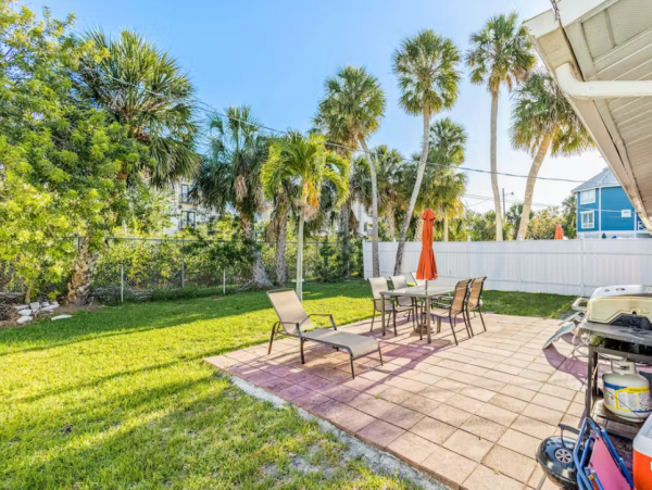 Lovely Bradenton Condo with 2 Bedrooms Sleeps 6