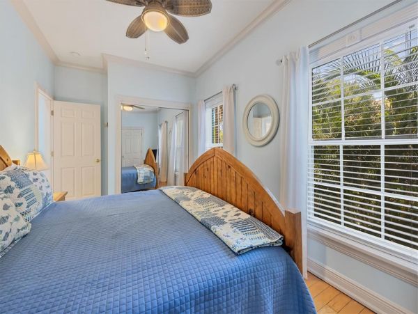 Anna Maria Island Holmes Beach Home 1025088