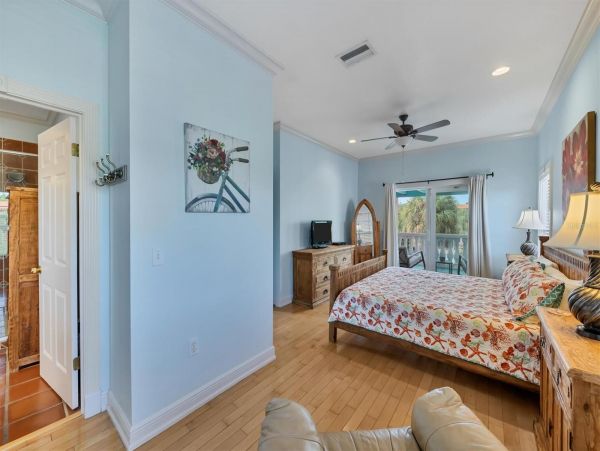 Anna Maria Island Holmes Beach Home 1025088