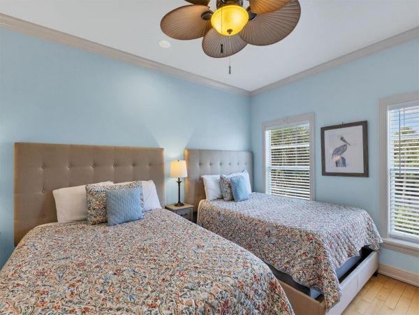 Anna Maria Island Holmes Beach Home 1025088