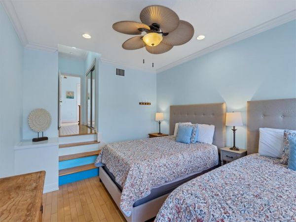 Anna Maria Island Holmes Beach Home 1025088