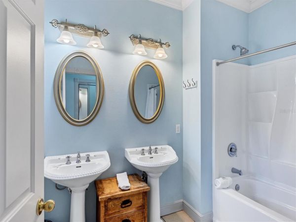 Anna Maria Island Holmes Beach Home 1025088