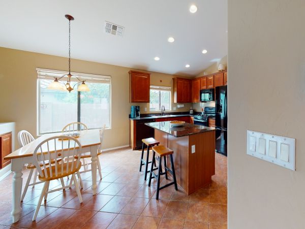 Tucson Home 1025104