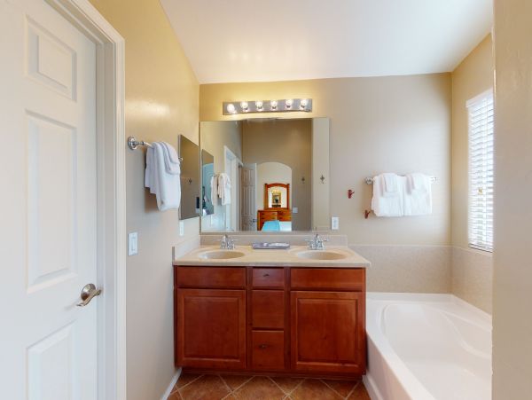 Tucson Home 1025104