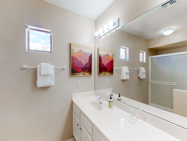 Tucson Home 1025108