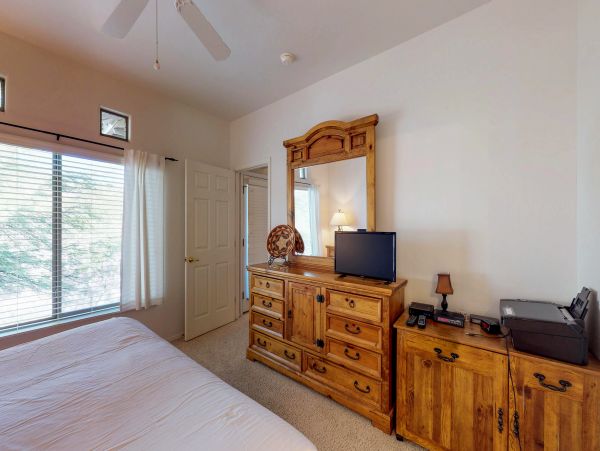 Tucson Home 1025111