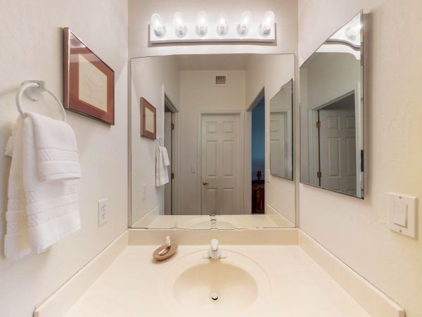 Tucson Home 1025111