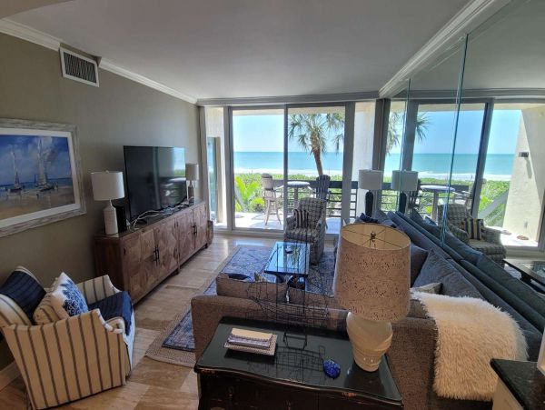 Oceanfront Vacation Condo in Longboat Key Sleeps 4 Guests