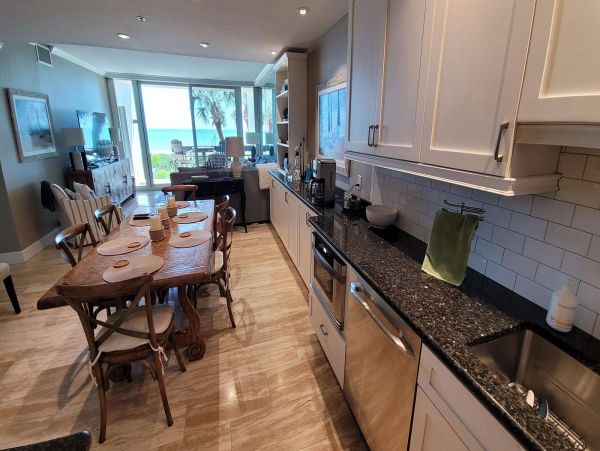 Oceanfront Vacation Condo in Longboat Key Sleeps 4 Guests
