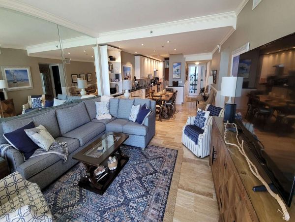 Oceanfront Vacation Condo in Longboat Key Sleeps 4 Guests