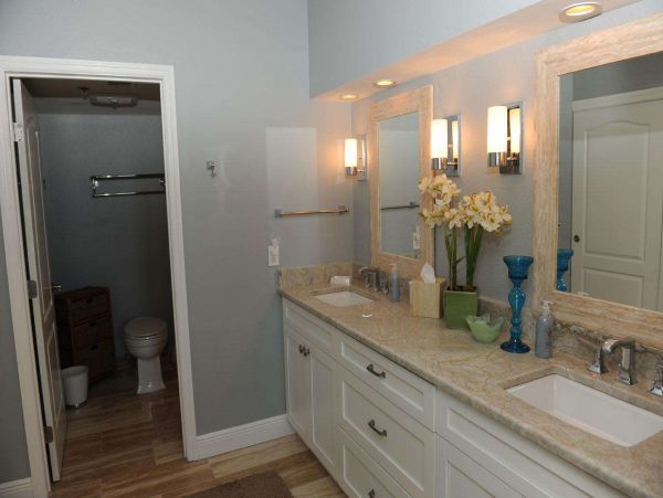 Oceanfront Vacation Condo in Longboat Key Sleeps 4 Guests