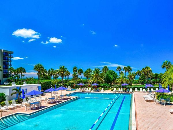 Oceanfront Vacation Condo in Longboat Key Sleeps 4 Guests