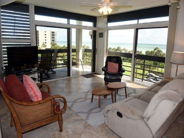 Beachfront Vacation Condo in Longboat Key Sleeps 4 Guests