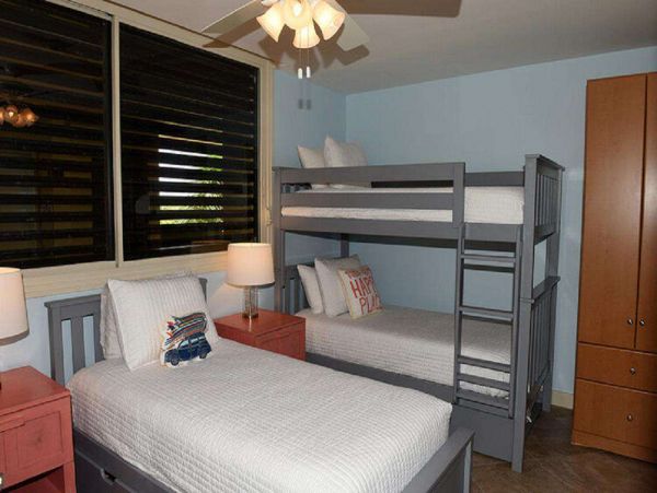 Beachfront Vacation Condo in Longboat Key Sleeps 4 Guests