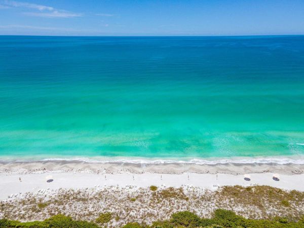 Beachfront Vacation Condo in Longboat Key Sleeps 4 Guests