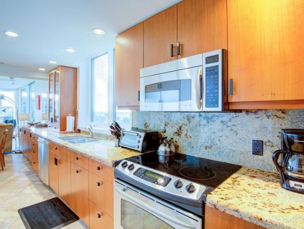 Beachfront Vacation Condo in Longboat Key Sleeps 4 Guests