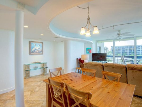 Beachfront Vacation Condo in Longboat Key Sleeps 4 Guests