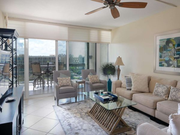 Two Bedroom Vacation Penthouse in Longboat Key
