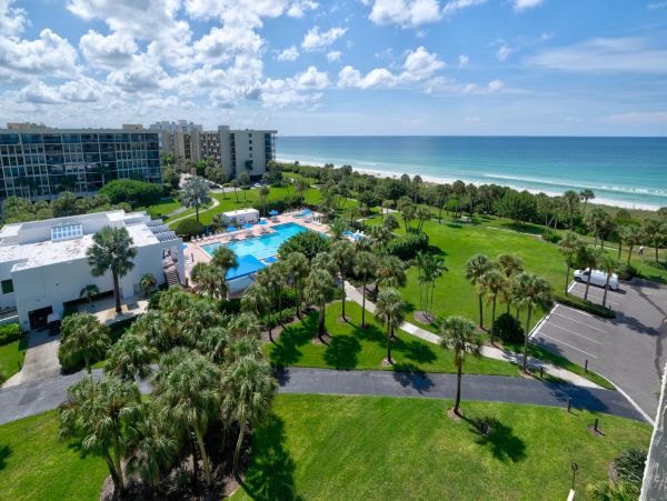 Two Bedroom Vacation Penthouse in Longboat Key