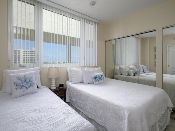 Two Bedroom Vacation Penthouse in Longboat Key