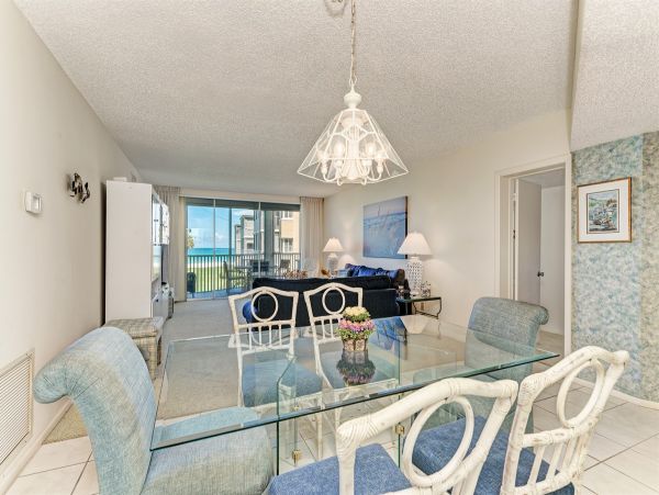 Lovely 2 Bedroom Condo in Longboat Key Ocean View