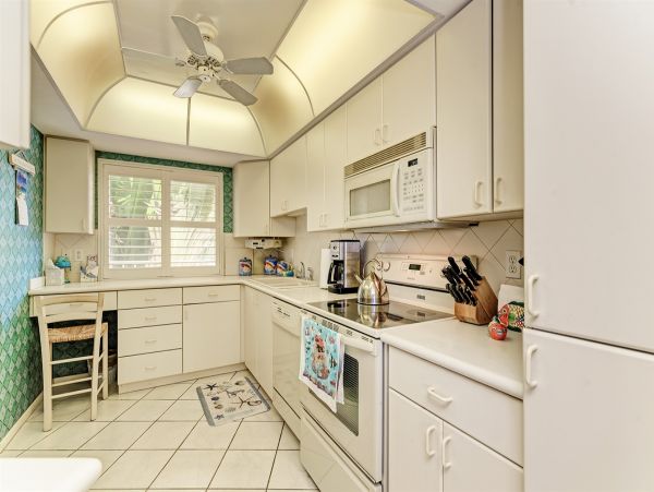 Lovely 2 Bedroom Condo in Longboat Key Ocean View