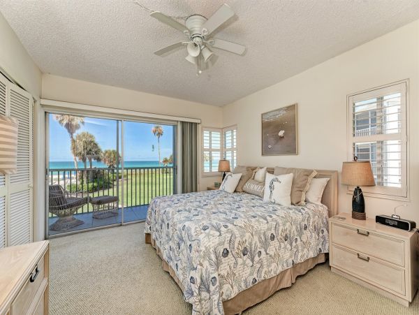 Lovely 2 Bedroom Condo in Longboat Key Ocean View