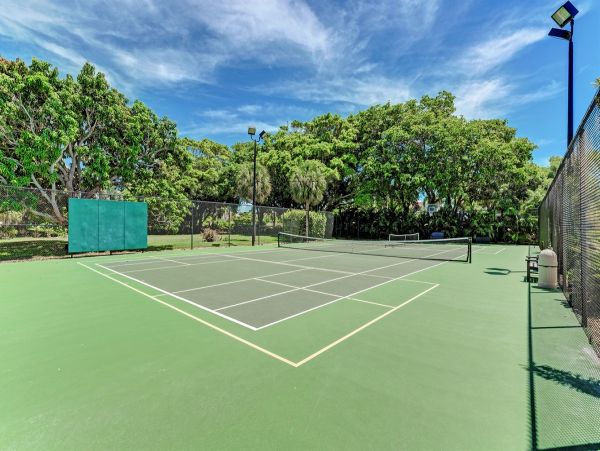 Lovely 2 Bedroom Condo in Longboat Key Ocean View