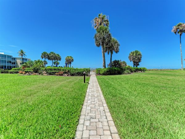 Lovely 2 Bedroom Condo in Longboat Key Ocean View