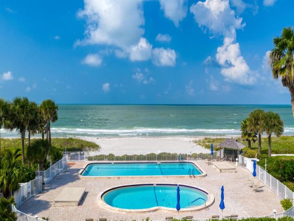 Lovely 2 Bedroom Condo in Longboat Key Ocean View