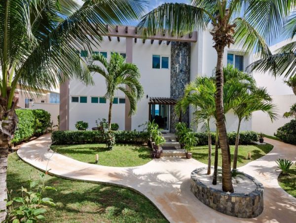 Oceanfront Riviera Maya Vacation Pool Villa Four Bedroom