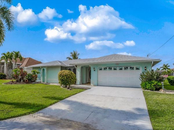 Lovely 3 Bedroom Home in Cape Coral with Pool & Dock