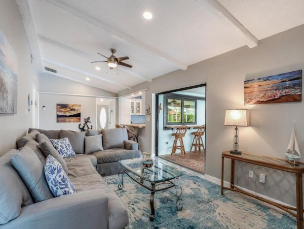Lovely 3 Bedroom Home in Cape Coral with Pool & Dock