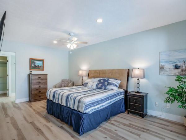 Lovely 3 Bedroom Home in Cape Coral with Pool & Dock