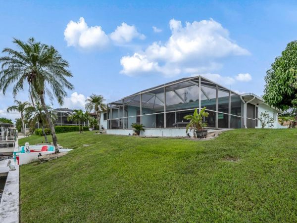 Lovely 3 Bedroom Home in Cape Coral with Pool & Dock