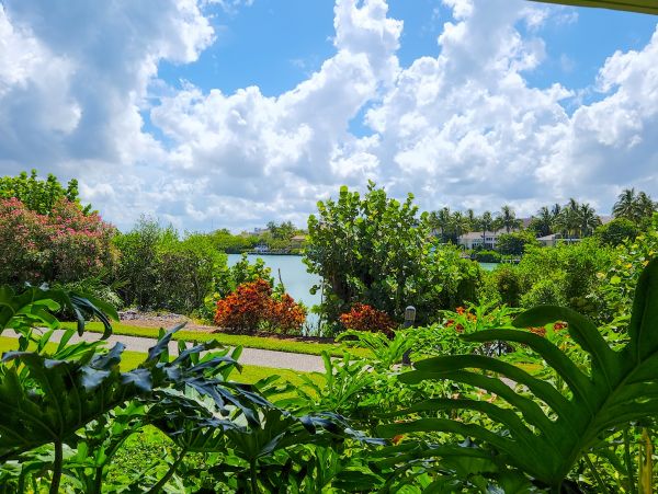 Longboat 1 bedroom with Lagoon Views Sleeps 4