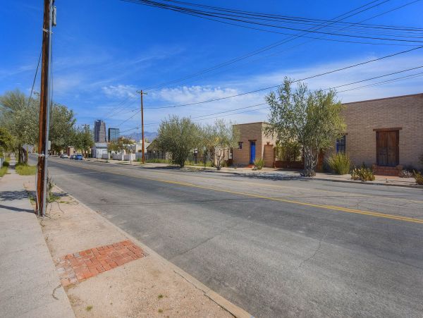 Tucson Home 1025180