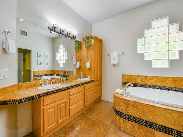 Tucson Home 1025186