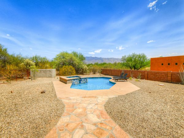 Tucson Home 1025221