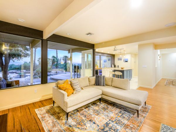 Modern and Luxury Vacation Home in Tucson with Private Pool