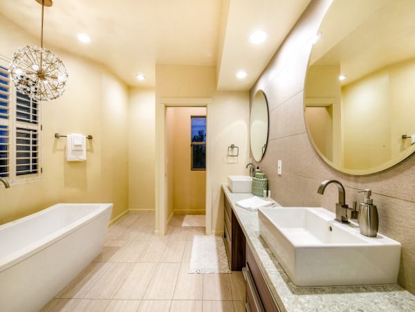 Modern and Luxury Vacation Home in Tucson with Private Pool
