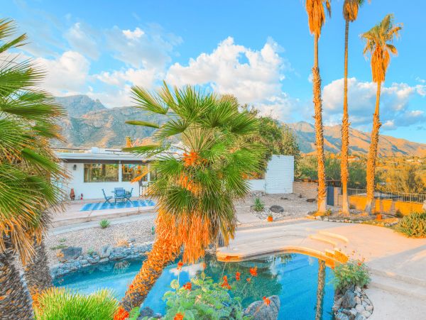 Modern and Luxury Vacation Home in Tucson with Private Pool